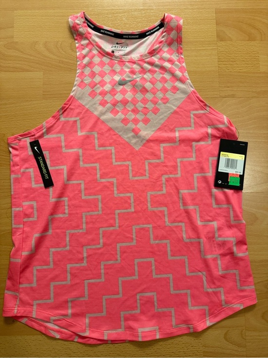 Nike Tops - NWT Nike Pink Geometric Active Tank Top